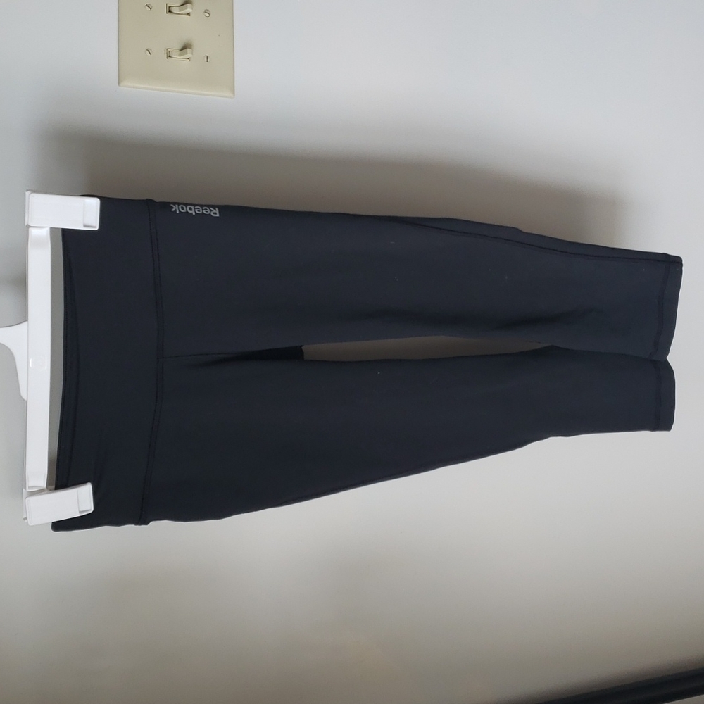 Reebok speedwick capris leggings